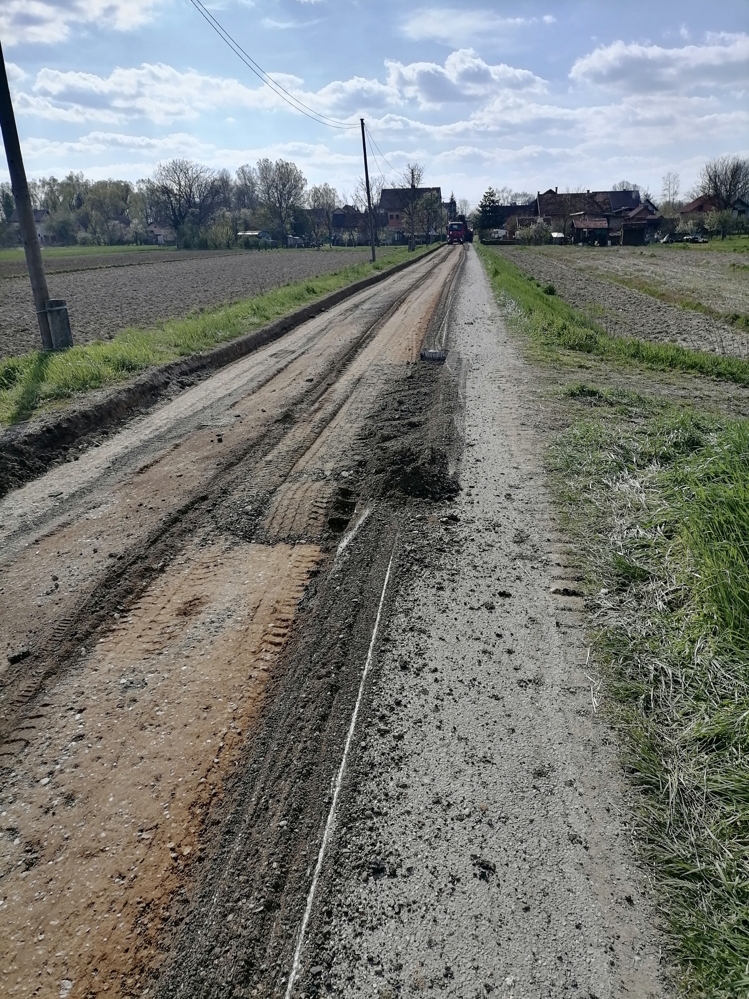 U TIJEKU RADOVI NA SANACIJI KOLNIČKOG ZASTORA LOKALNE CESTE  NASELJA VIŠNJICE FINANCIRANI IZ SREDSTAVA FONDA SOLIDARNOSTI