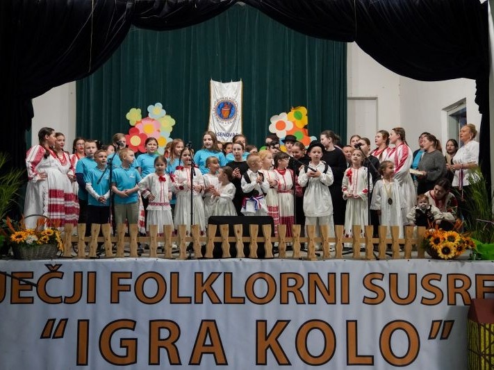 Dječji folklorni susreti „Igra kolo“ obogatili obilježavanje Dana općine Jasenovac i VRO „Bljesak“